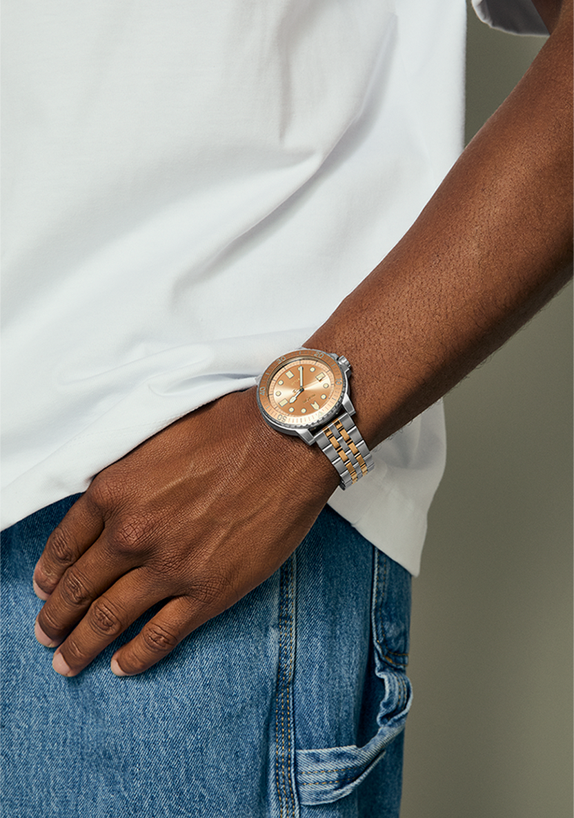 NIXON Stinger 44 Solar Powered 100M Watch - A1402-5339-00 NIXON, WATCH NIXON Stinger 44 Solar Powered 100M Watch - A1402-5339-00 NIXON, WATCH